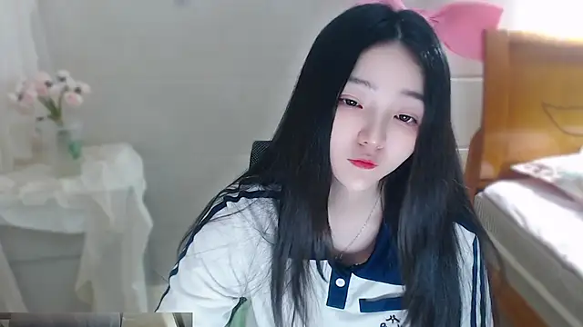 qiqi--- online show from April 24, 2026, 5:15 pm