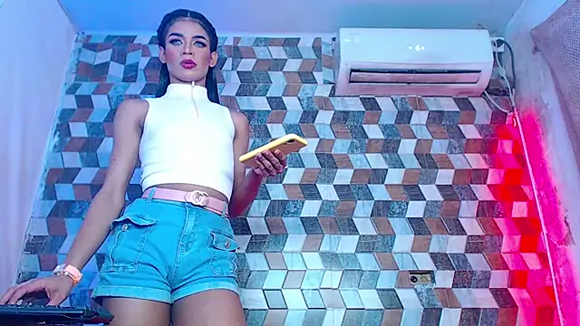 newgroupxxx online show from February 28, 2025, 9:33 pm