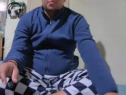 manolo666hot online show from February 12, 2026, 6:47 pm