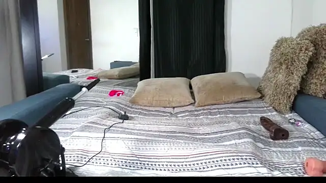 Carla-Bonny18 online show from March 7, 2026, 9:17 am