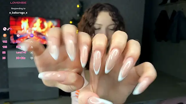 LilianGrindle online show from November 28, 2025, 7:27 pm