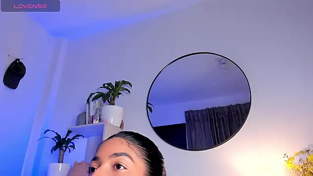 martina roldam online show from January 23, 2025, 4:09 am