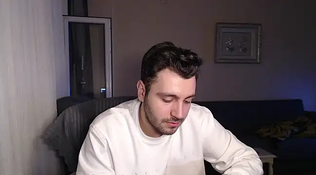 handsomeee04 online show from March 17, 2025, 12:19 am