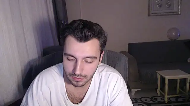 handsomeee04 online show from October 9, 2025, 3:48 am