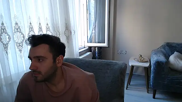 handsomeee04 online show from May 24, 2026, 4:23 pm