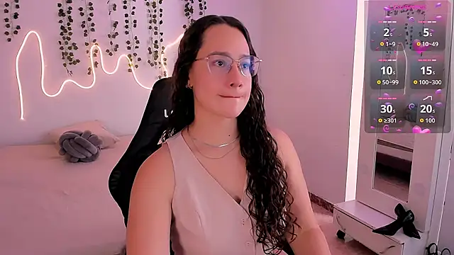 Snapshot of emmaTorres1 chatting on October 15, 2025, 2:28 pm emmaTorres1 online show from October 15, 2025, 2:28 pm