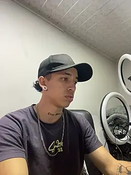 Snapshot of iamcloe_11 chatting on December 21, 2024, 8:43 pm iamcloe 11 online show from December 21, 2024, 8:43 pm