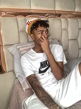 Boy cock18 online show from February 19, 2025, 4:44 pm