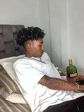 Boy cock18 online show from March 3, 2025, 12:37 am