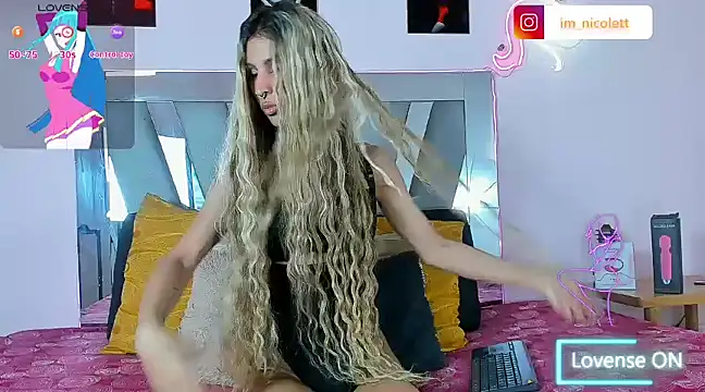 supradoll online show from March 10, 2025, 3:41 pm