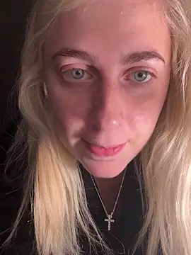 bambi77777 online show from January 8, 2025, 4:02 am