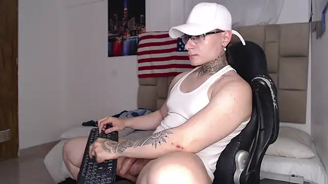 DennisWalkerr online show from December 26, 2024, 3:06 am