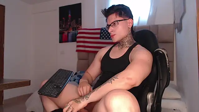 DennisWalkerr online show from February 2, 2025, 7:14 pm