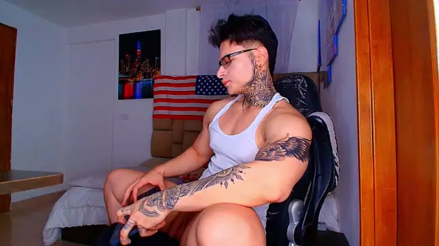 DennisWalkerr online show from December 3, 2025, 10:41 pm