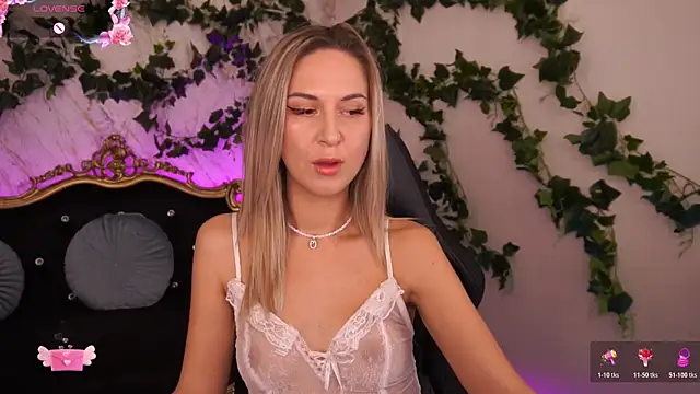 LovelyMollyy online show from October 21, 2025, 9:26 pm