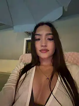 MilenaMilven online show from August 4, 2026, 9:06 pm