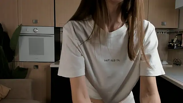 LinnGaillard online show from December 27, 2024, 1:39 pm