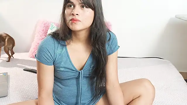 Mara-Bella online show from March 3, 2026, 6:03 pm