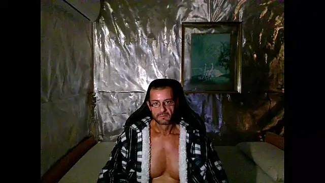 Snapshot of Marieettee chatting on January 2, 2025, 10:05 am Marieettee online show from January 2, 2025, 10:05 am