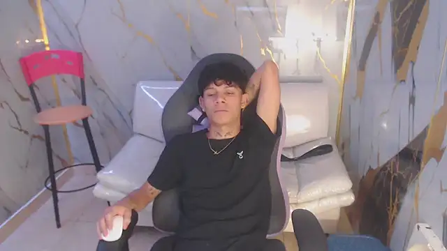 andy dan18 online show from October 16, 2025, 4:41 pm