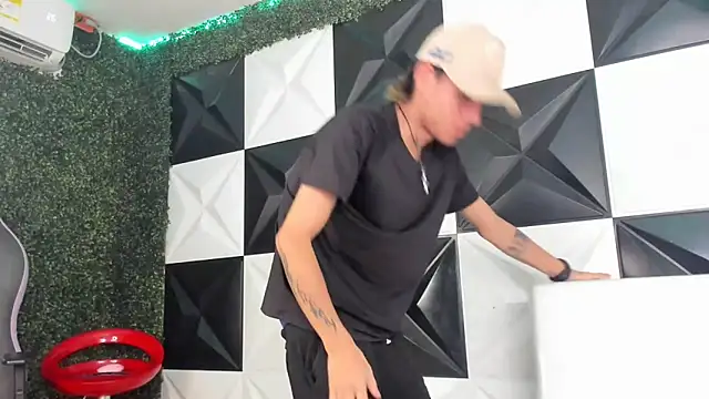 andy dan18 online show from March 26, 2026, 8:47 pm