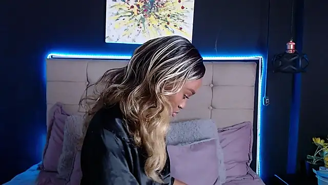 nikkystorm1  online show from March 13, 2025, 6:01 pm