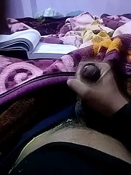Snapshot of PLAYBOYYRAAJ chatting on December 26, 2024, 6:43 pm PLAYBOYYRAAJ online show from December 26, 2024, 6:43 pm