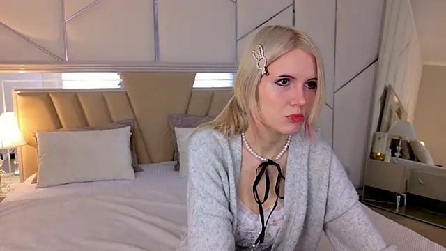 Snapshot of NellieLoyns chatting on March 6, 2025, 5:11 pm NellieLoyns online show from March 6, 2025, 5:11 pm