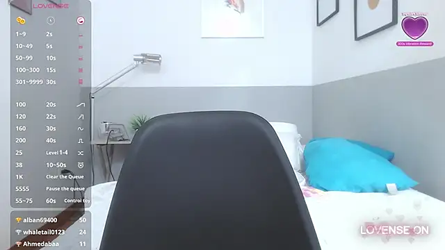 Snapshot of MommyHelpsmee chatting on January 30, 2025, 1:22 am MommyHelpsmee online show from January 30, 2025, 1:22 am