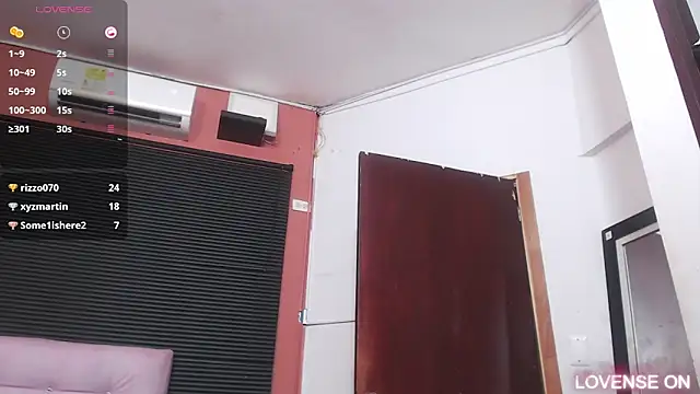 Snapshot of MommyHelpsmee chatting on March 19, 2025, 1:32 am MommyHelpsmee online show from March 19, 2025, 1:32 am