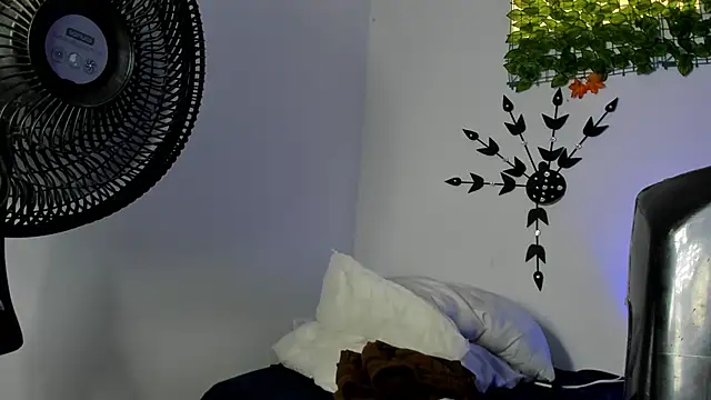 Snapshot of Tyrone_Stanley chatting on February 7, 2025, 9:48 pm Tyrone Stanley online show from February 7, 2025, 9:48 pm