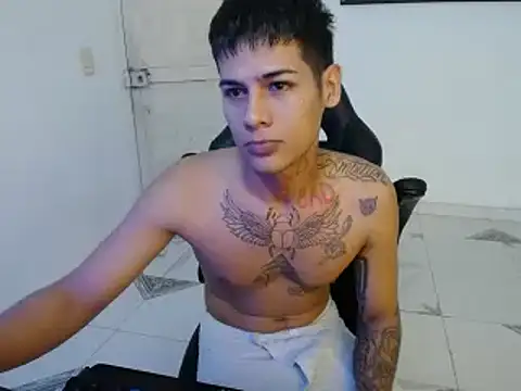 Snapshot of Clyde019 chatting on January 12, 2025, 1:48 pm Clyde019 online show from January 12, 2025, 1:48 pm