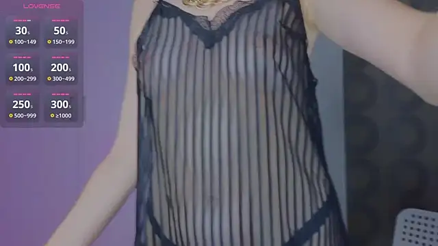 Snapshot of Cuteroxyfoxy chatting on July 2, 2026, 3:18 pm Cuteroxyfoxy online show from July 2, 2026, 3:18 pm