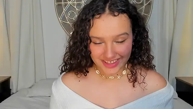LucyLovelyy online show from January 4, 2025, 10:24 pm
