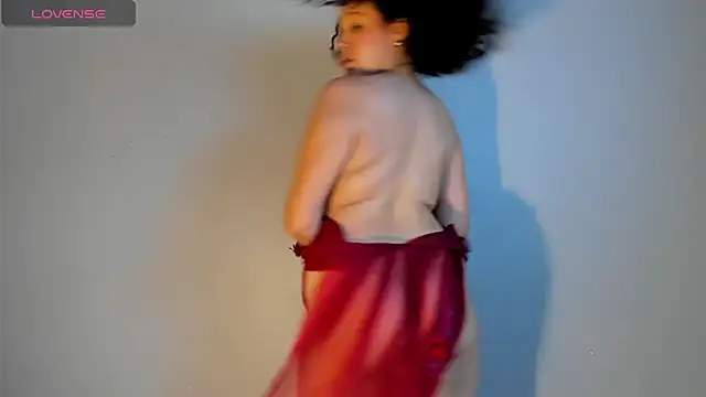 LucyLovelyy online show from January 17, 2025, 5:41 pm