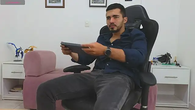 Massimoo 07 online show from October 4, 2025, 3:10 pm