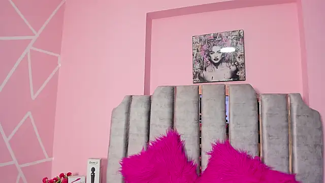 paris noa online show from September 30, 2025, 7:19 pm