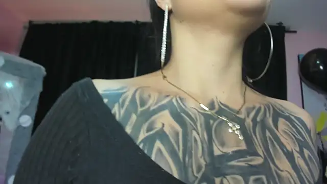 paris noa online show from October 15, 2025, 7:14 pm