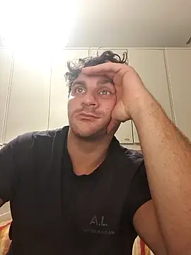 michemichemiche8 online show from October 15, 2025, 5:13 pm