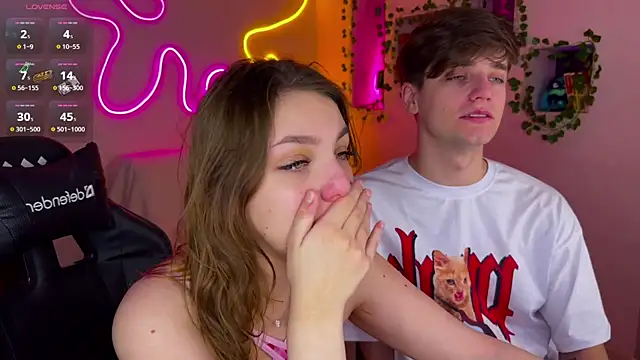 RobertAndLinela online show from February 5, 2025, 6:48 pm