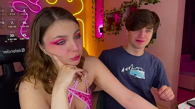 RobertAndLinela online show from March 17, 2025, 5:27 pm