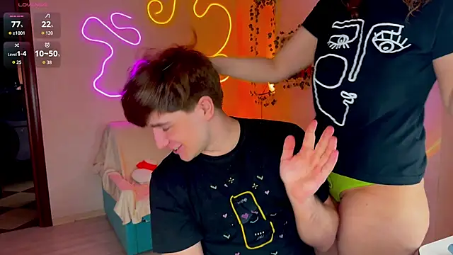 RobertAndLinela online show from September 11, 2025, 12:05 pm