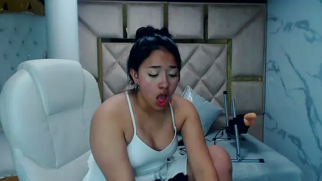 IsabellRodriguez18 online show from March 1, 2025, 3:43 am