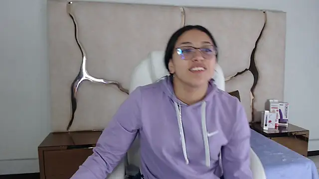 IsabellRodriguez18 online show from March 5, 2025, 4:13 am