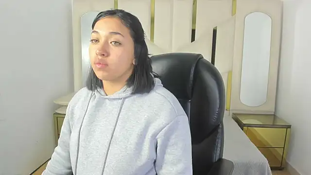 IsabellRodriguez18 online show from December 18, 2025, 3:56 am