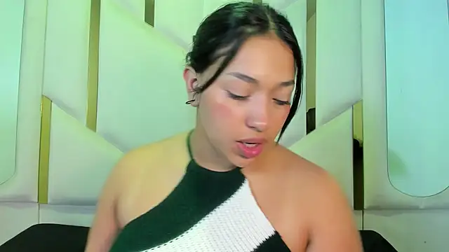 Snapshot of IsabellRodriguez18 chatting on June 5, 2026, 6:52 am IsabellRodriguez18 online show from June 5, 2026, 6:52 am