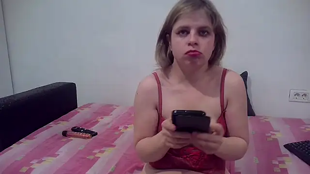 Sweet bluegirl24 online show from February 7, 2025, 11:13 pm