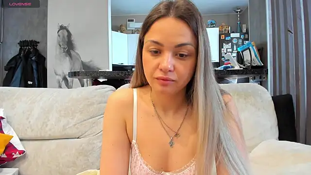 Snapshot of Mia___murrr chatting on May 12, 2026, 2:19 am Mia murrr online show from May 12, 2026, 2:19 am