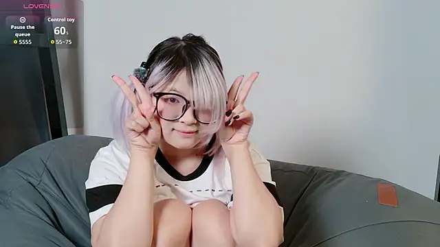 Snapshot of Yu_UwU_ chatting on April 4, 2026, 2:36 pm Yu UwU online show from April 4, 2026, 2:36 pm