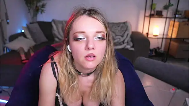 Magnetic Amy online show from February 20, 2025, 3:41 pm